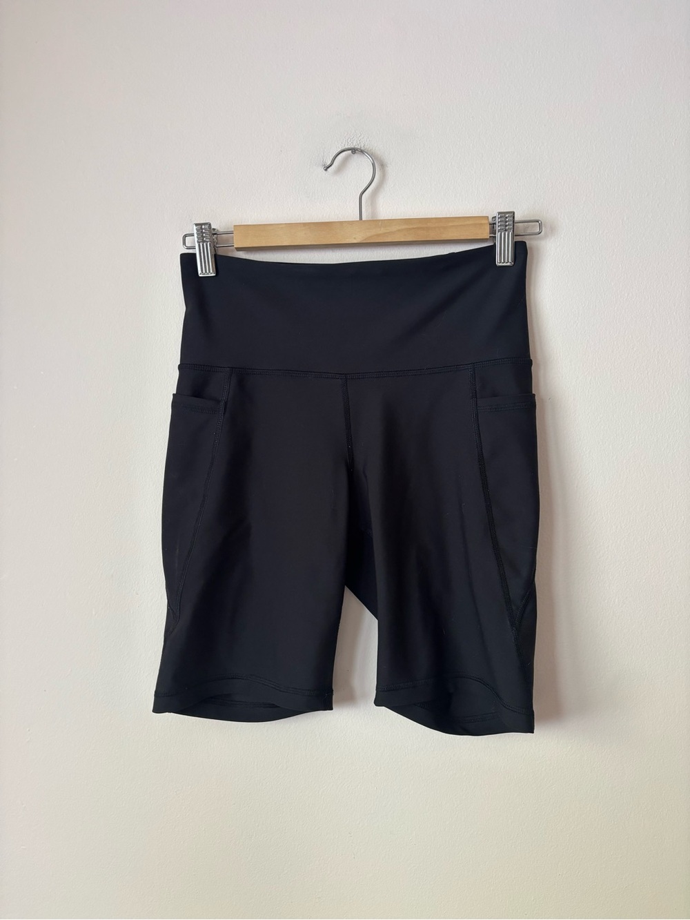 Old Navy Powersoft 8" Shorts